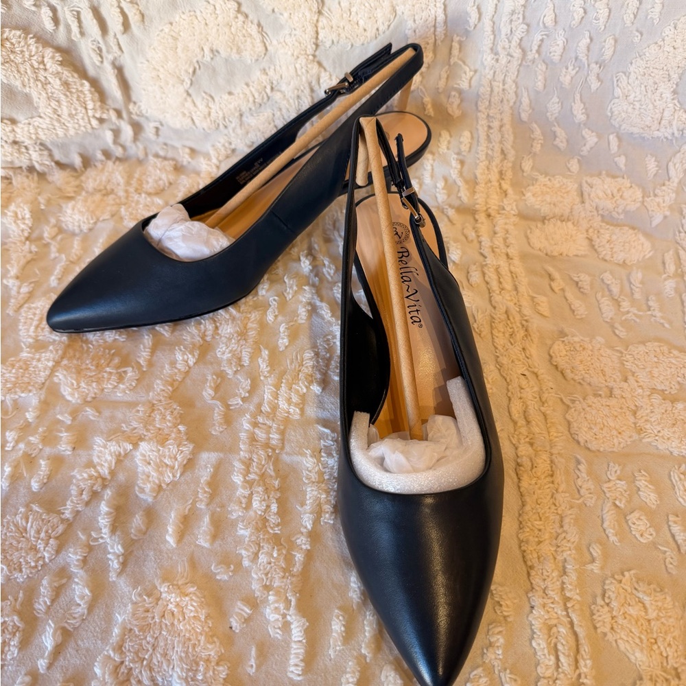 Bella Vita Navy Pointed Slingback Heels #527